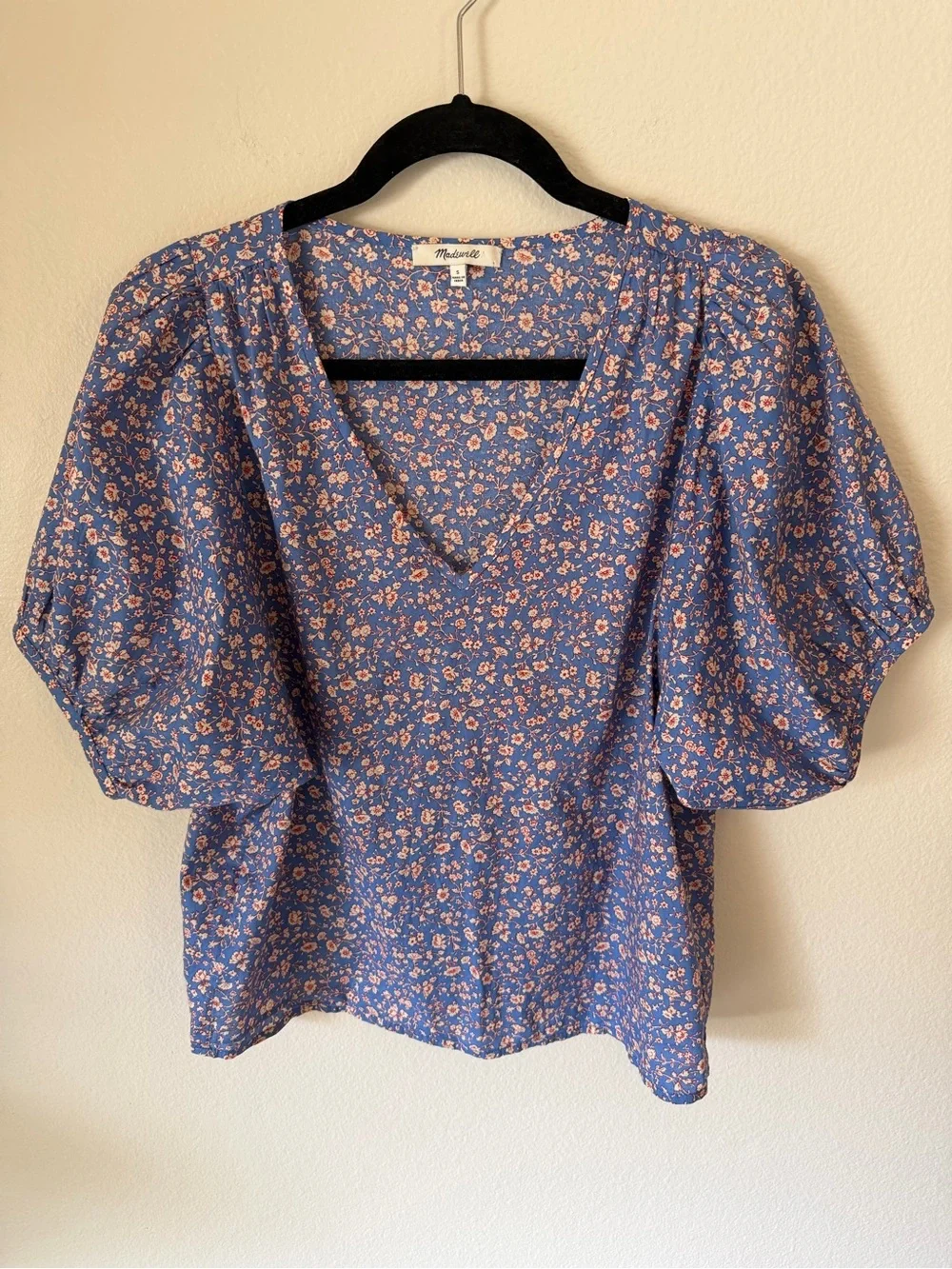 Madewell Blue Floral V-Neck Puff Sleeve Blouse
